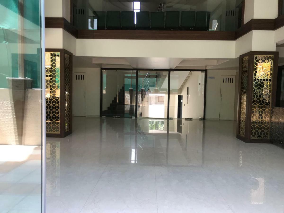 Kyriad Hotel Solapur By Othpl Exterior foto